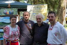 Cu Maestrul Dan PURIC și Dr. Pavel CHIRILĂ: - Maria-Kornelia SCHINTEIE și Matei SCHINTEIE în Stațiunea Covasna